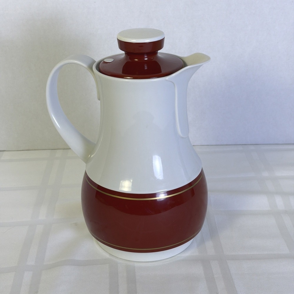 Thermos Ingried Insulated Pitcher Carafe No.570 Vintage. Red and White